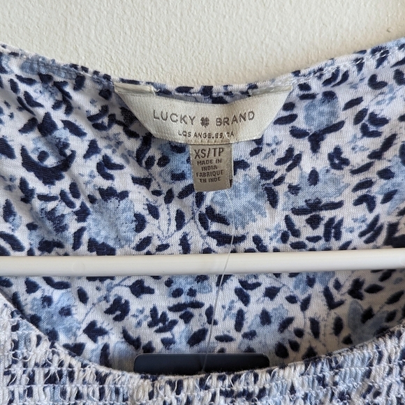 Lucky Brand Smocked Flowy Floral Flower Short Sleeve Top - Picture 2 of 10